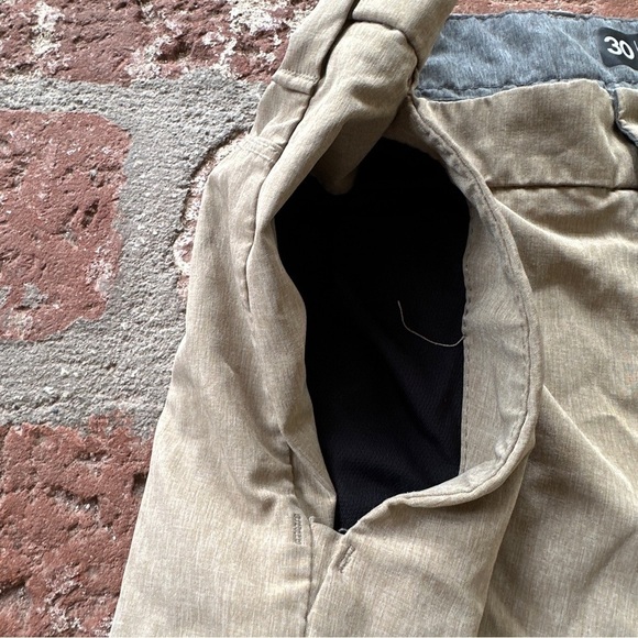 Hurley men’s knee length lightweight shorts size 30 beige Tan casual summer - Picture 3 of 15